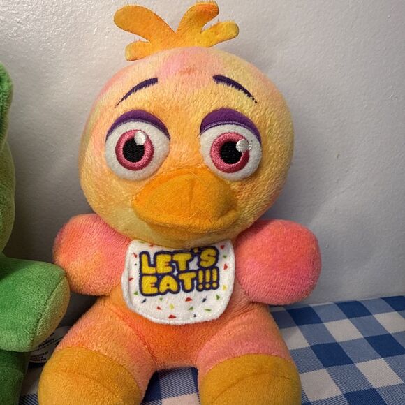 Five Nights at Freddy's Tie-Dye Chica Plush 7 inches Funko FNAF Stuffed Animal - Picture 4 of 16